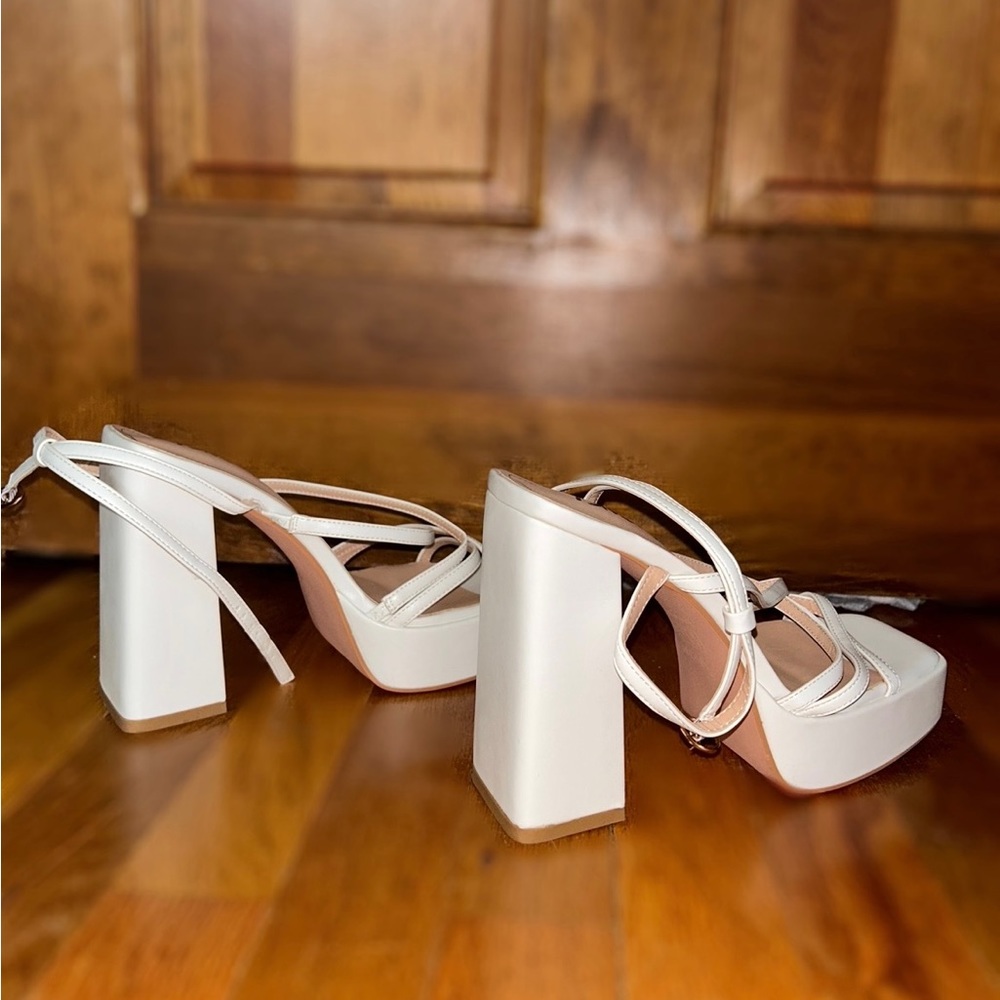 NEVER WORN White Chunky Platform Strappy Heels Open Toe Ankle Strap Square Shoes